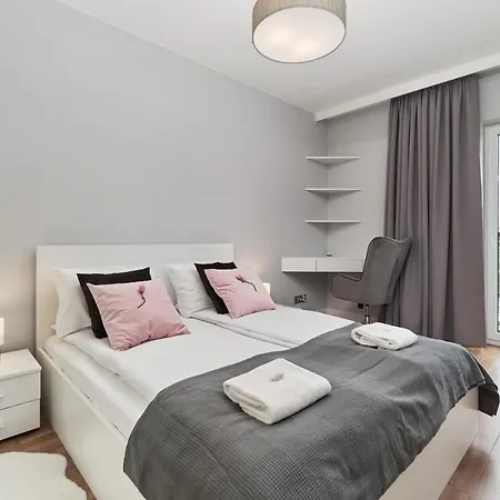 Futuria Maslicka With Free Garage By Renters Wroclaw