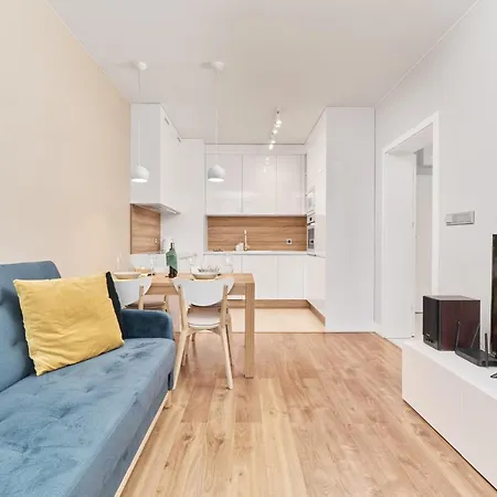 Apartment Futuria Maslicka With Free Garage By Renters *