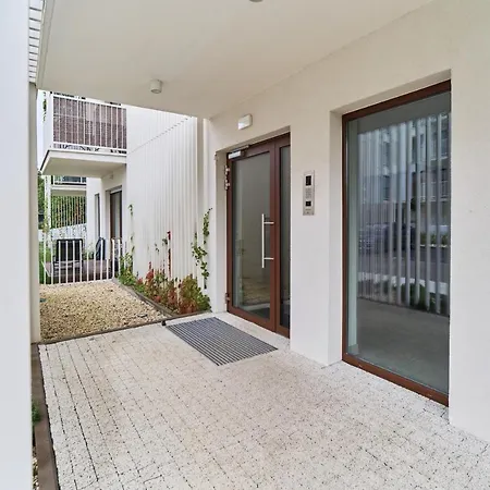 Futuria Maslicka With Free Garage By Renters Apartment