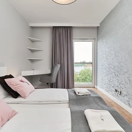 Futuria Maslicka With Free Garage By Renters