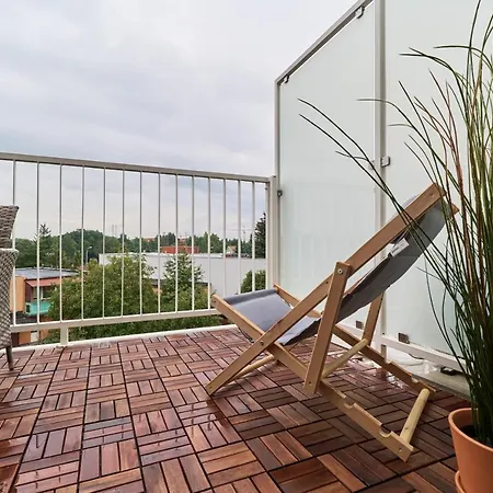 Futuria Maslicka With Free Garage By Renters