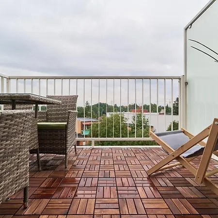 Apartment Futuria Maslicka With Free Garage By Renters