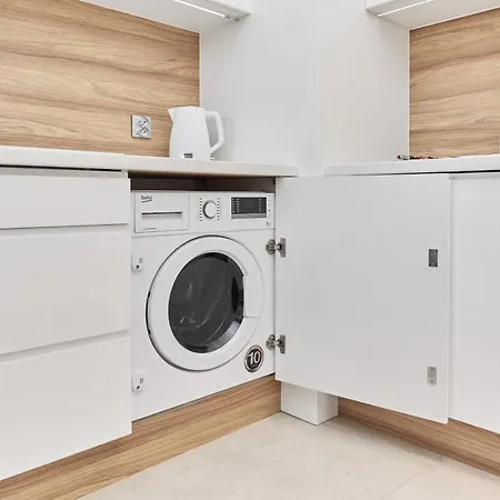 Futuria Maslicka With Free Garage By Renters Apartament *